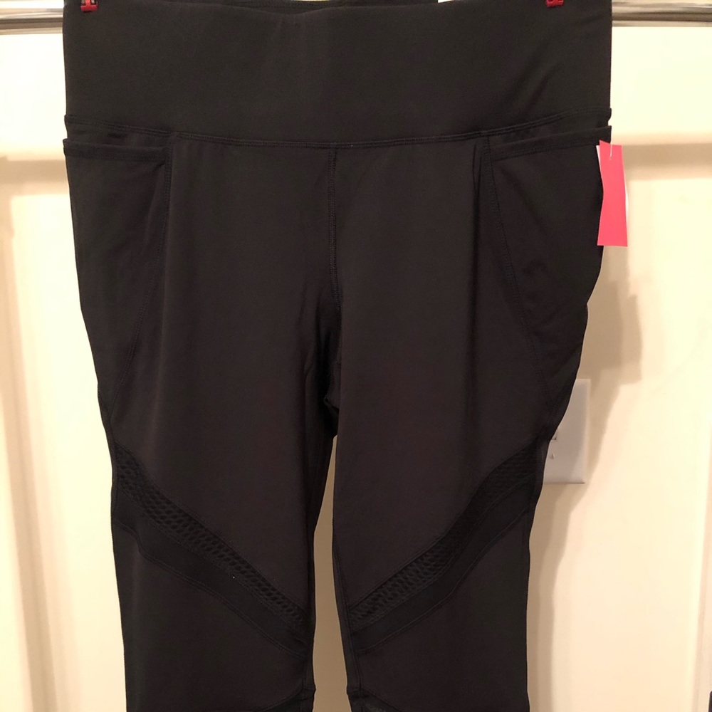 Lane Bryant LIVI Crops Sz 18/20 NWT